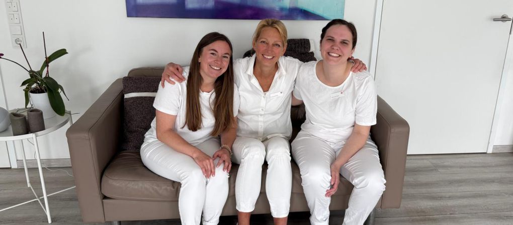 Gruppenbild mit Chiara Schleinkofer, Barbara Hellwig und Rebecca De Schrijver