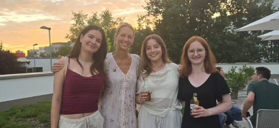 Barbara Hellwig mit Lina Schmidt, Luana Vogel und Stephanie